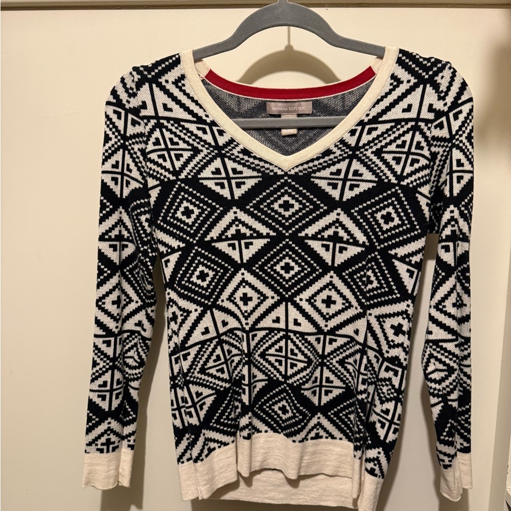 Banana Republic Black and White Crew Neck Sweater